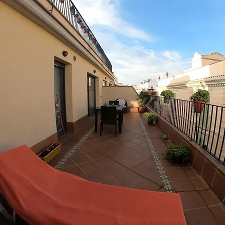 Sitges Apartment מלון דירות 3*