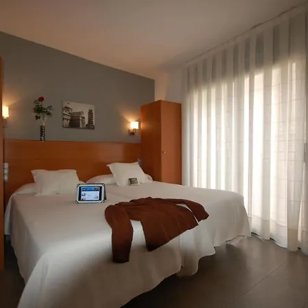 Sitges Apartment شقة فندقية 3*